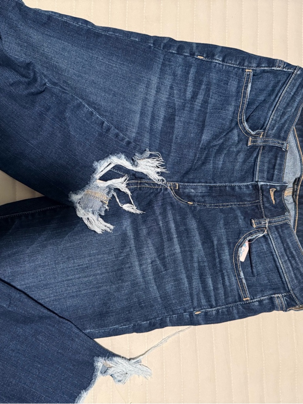 American Eagle Outfitters Women’s Skinny Jeans — Dark Blue Distressed